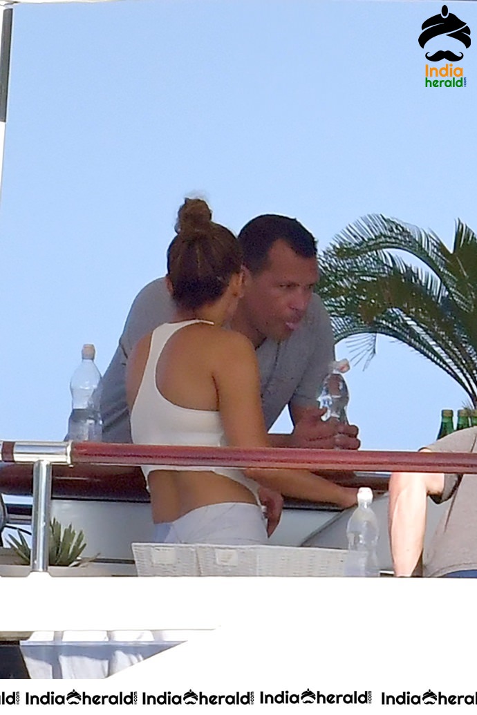 Jennifer Lopez Hot In A Swimsuit On A Yacht In Saint Tropez