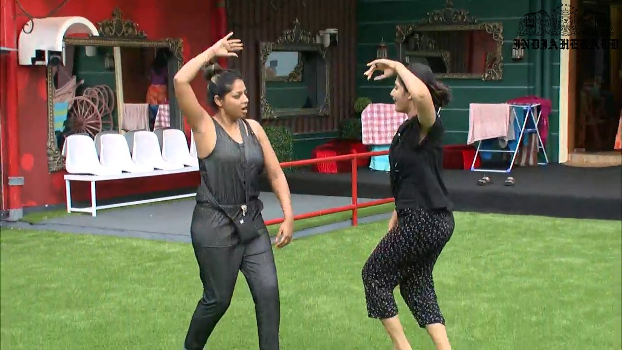 Bigg Boss Season Tamil Day Stills Set