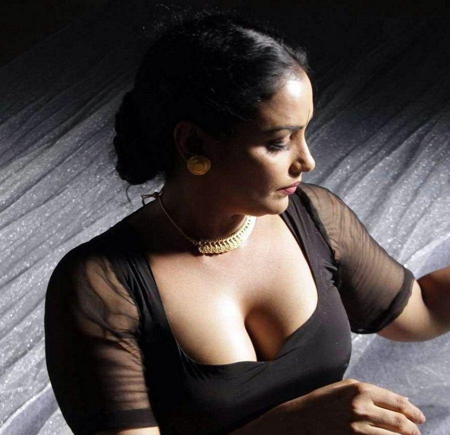 Hot indian actress boob press images