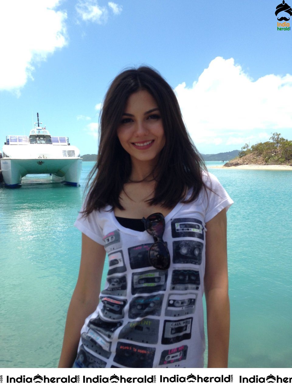 Victoria Justice LEAKED PRIVATE HOT TOPLESS EXPOSING PHOTOS