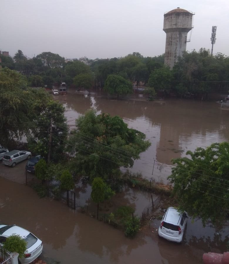 Rain Leads To Water Logging And Traffic In Gurugram Haryana