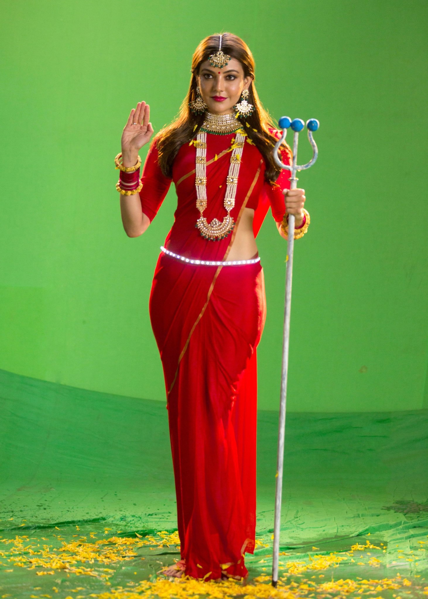 1462px x 2048px - Kajal Aggarwal Low Hip Saree in Goddess Avatar sparks Hindu