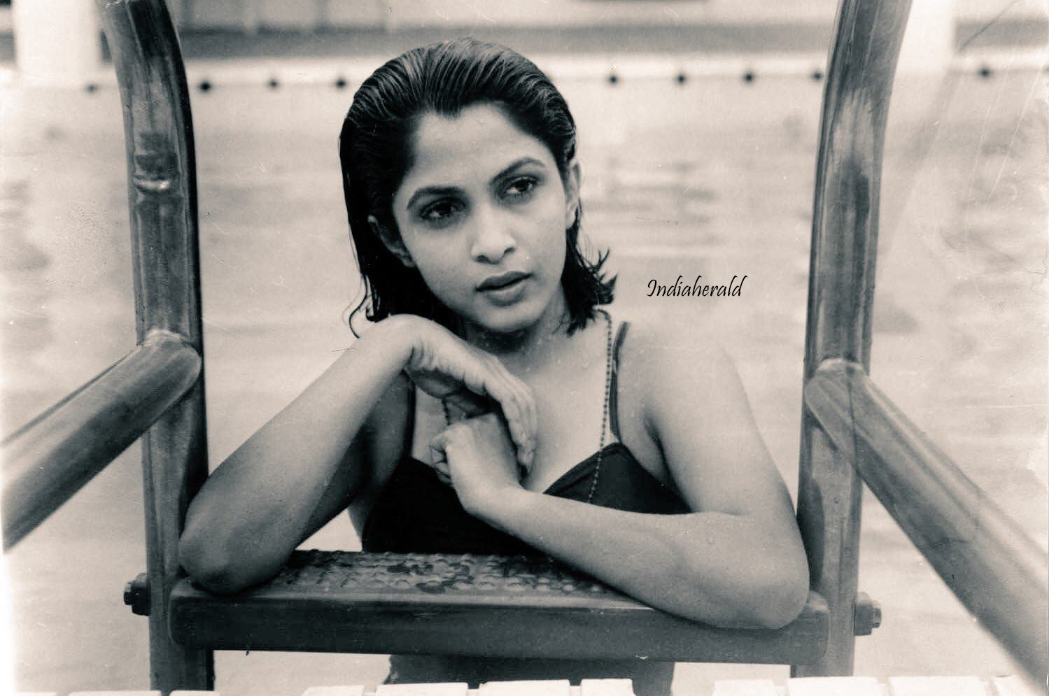 1499px x 995px - Vintage Bikini Photo of Ramya Krishnan going Viral - Photo Inside