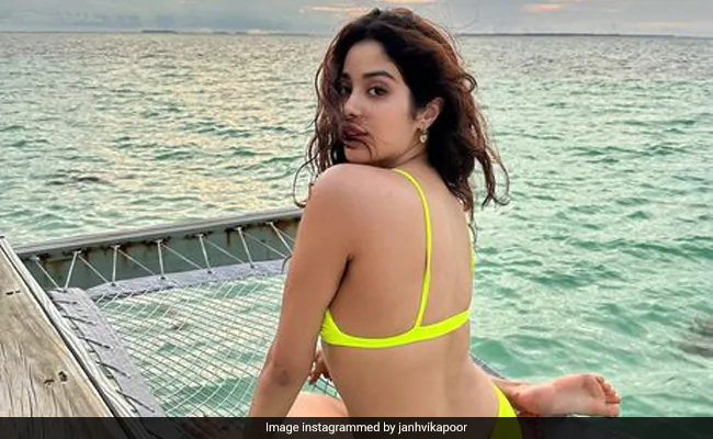 Janhvi Kapoor's Bikini Pics Are Perfect To Improve Your Beach