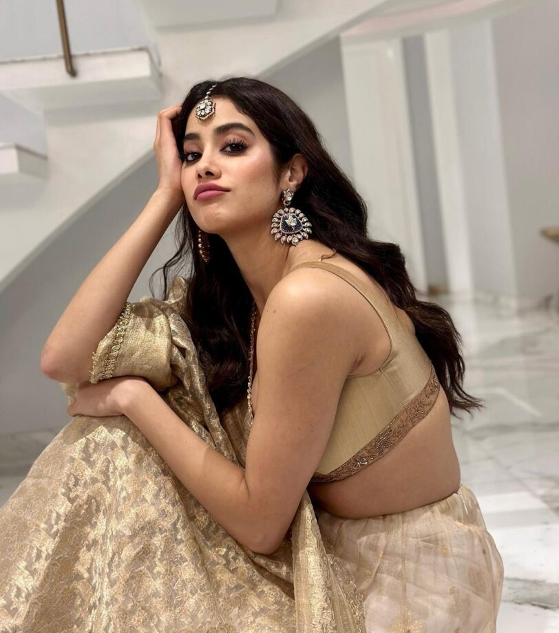 Alia Bhatt Xxximage - Janhvi Kapoor burns oomph and Tempts our Mood - Pics