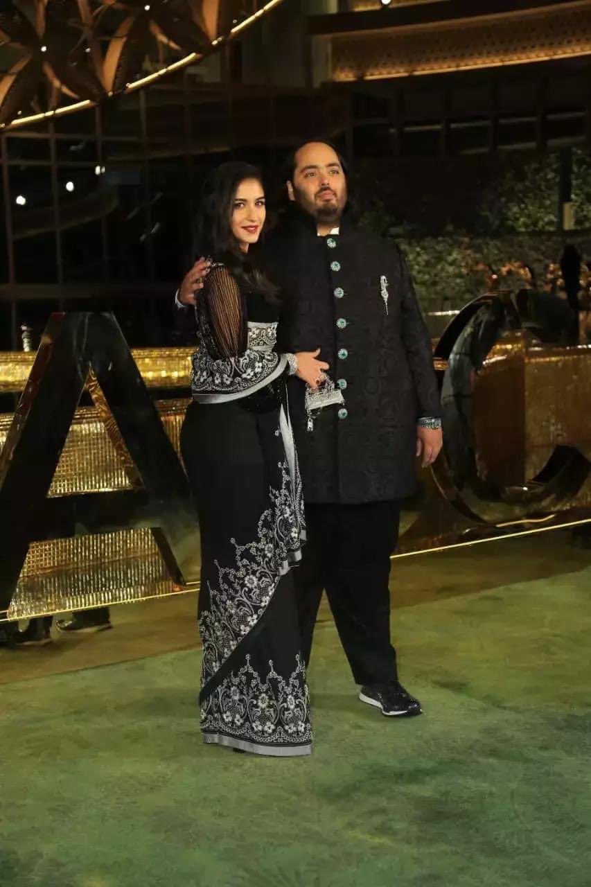 Anant Ambani's Rs 18 crore watch to Gigi's 4.9 lakh Dress: Here are the  ultra-luxurious accessories and outfits donned by NMACC guests :  r/BollyBlindsNGossip