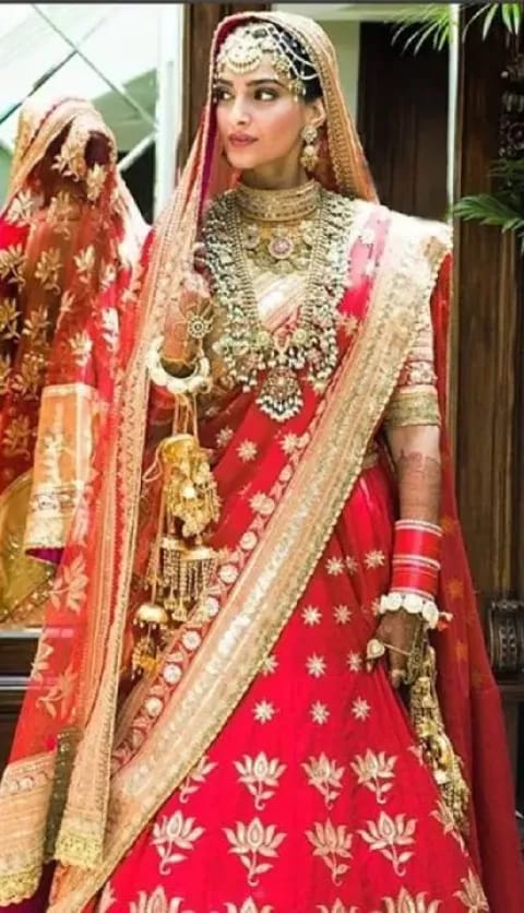 Top Sonam Kapoor Outfits To Add In Your Wedding Trousseau!