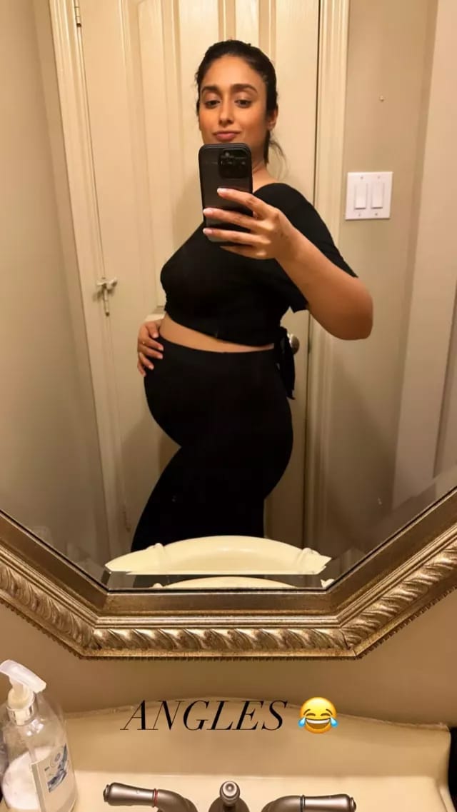 640px x 1137px - Ileana D cruz shares mirror selfie flaunting a baby bump