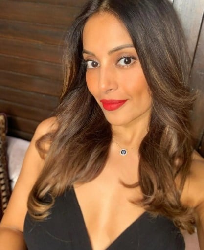 Bipasha Basu Slammed for Skin Whitening Treatment