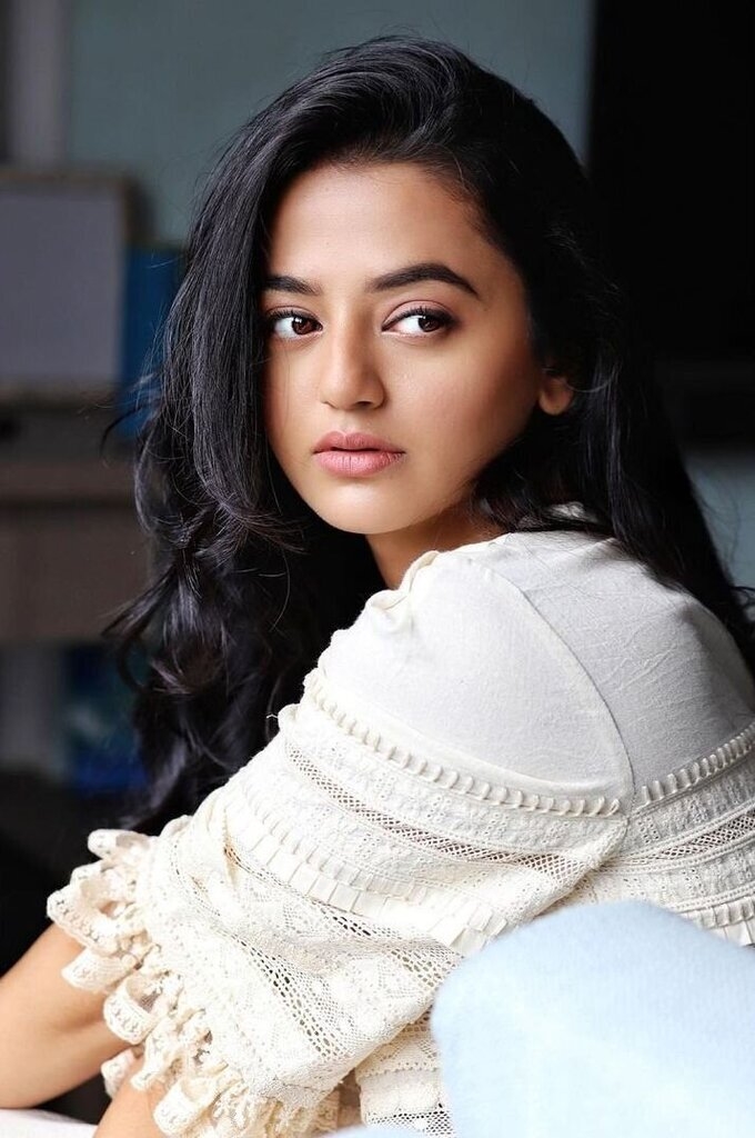 Helly Shah Latest Photos Collection