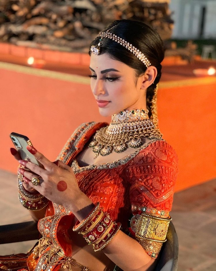 Mouni Roy latest Photos In Shooting