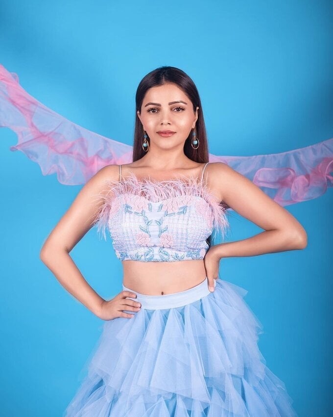 Rubina Dilaik Hot Photos