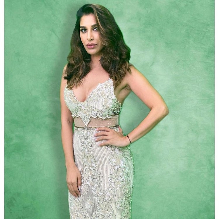 Sophie Choudry New Clicks Gallery