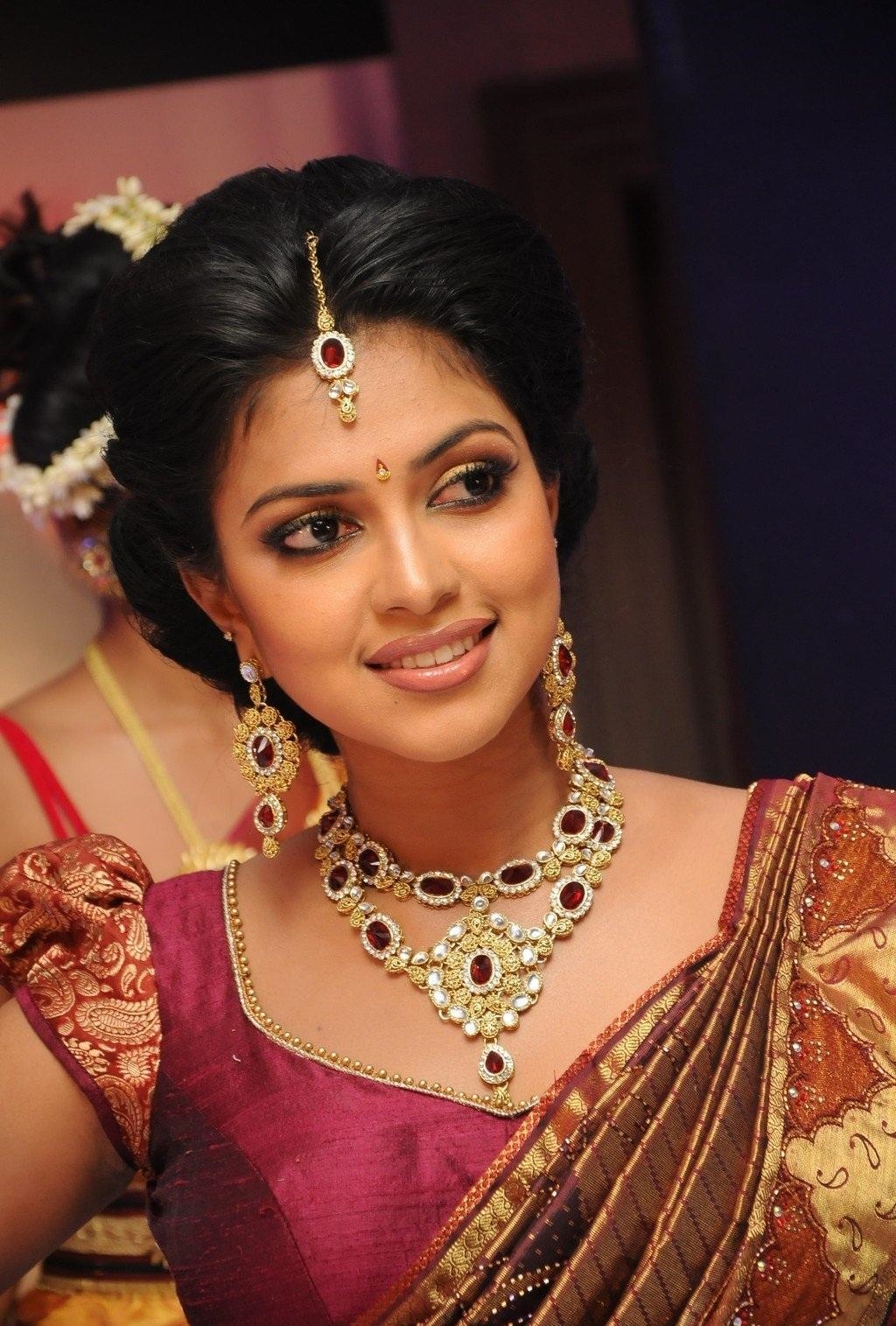 Actess Amala Paul Photo Collection