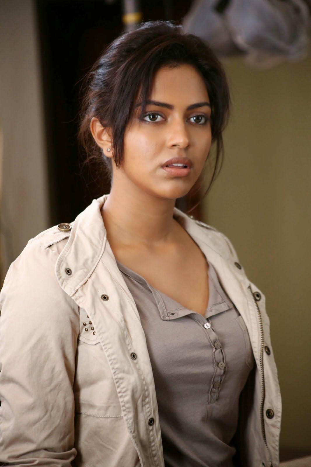 Actess Amala Paul Photo Collection