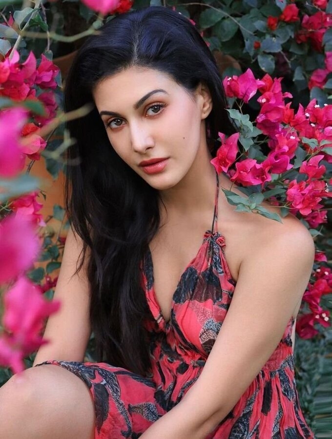 Actress Amyra Dastur Latest Photo Collection