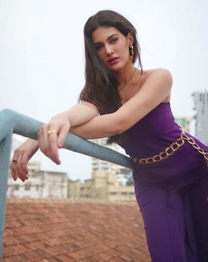 Actress Amyra Dastur Latest Photo Collection