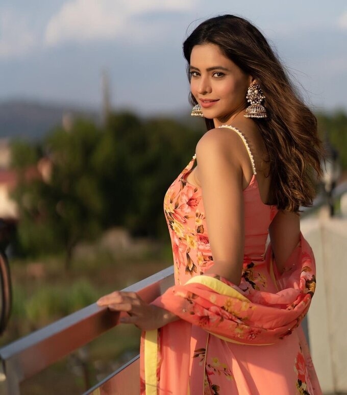 Actress And Model Aamna Sharif Latest Photoshoot