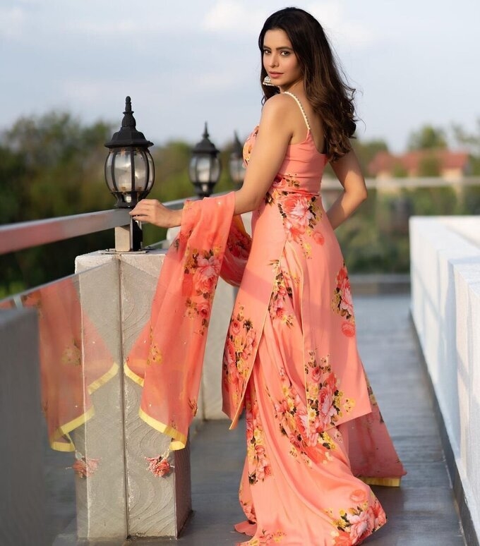 Actress And Model Aamna Sharif Latest Photoshoot