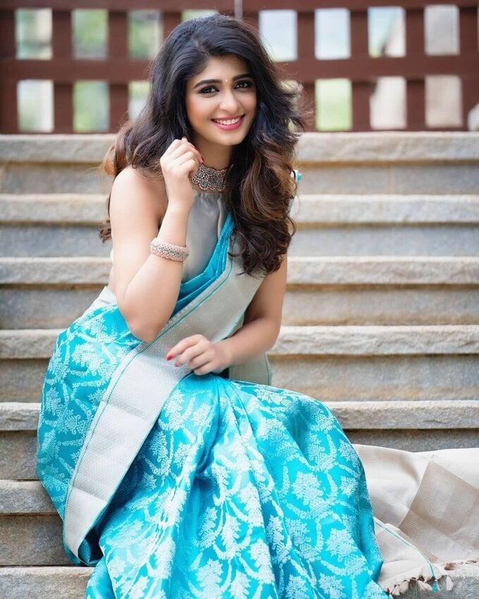 Actress And Model Aditi Prabhudeva Latest Image Collection