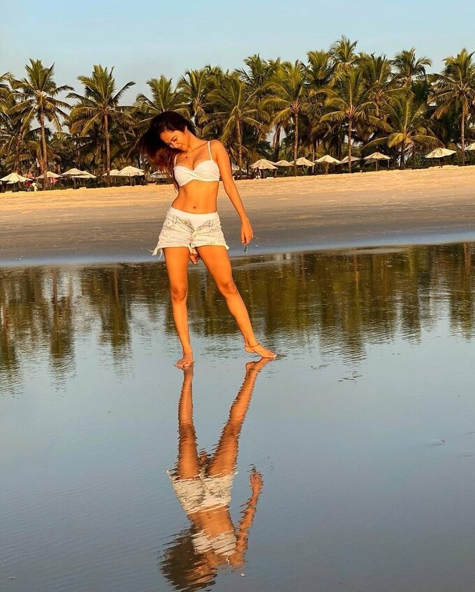 Actress And Model Akriti Singh Latest Photoshoot