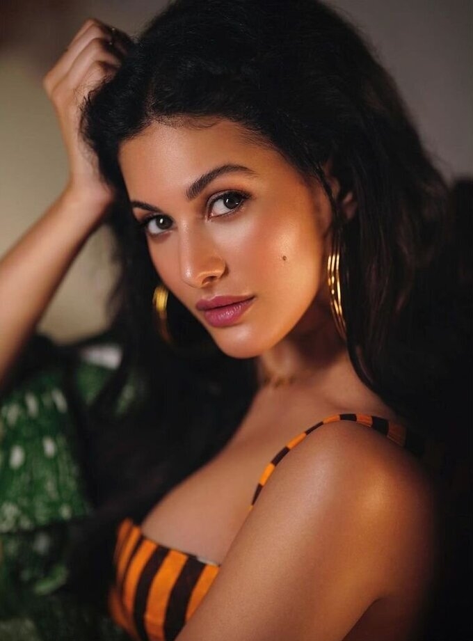 Actress And Model Amyra Dastur Photo Collection