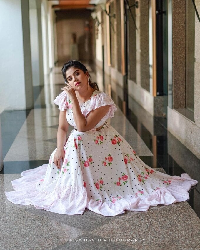 Actress And Model Aparna Thomas Latest Photoshoot