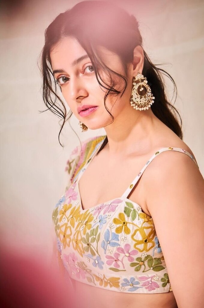 Actress And Model Divya Khosla Latest Image Collection