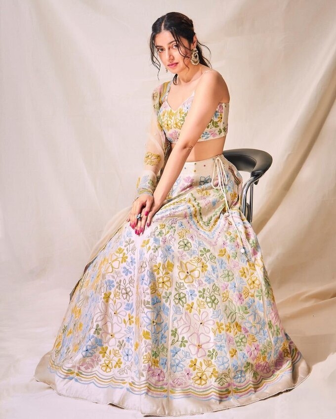 Actress And Model Divya Khosla Latest Image Collection