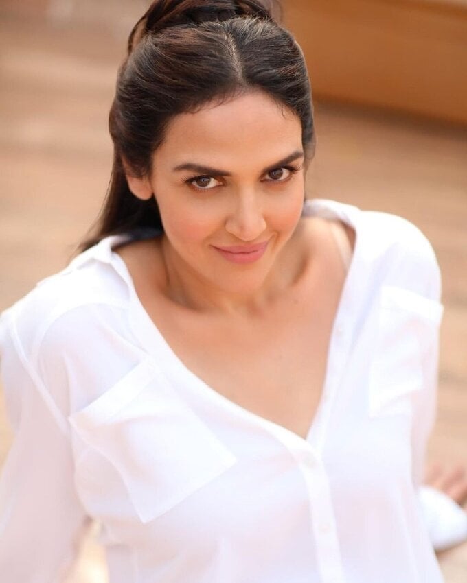 Actress And Model Esha Deol Image Collection