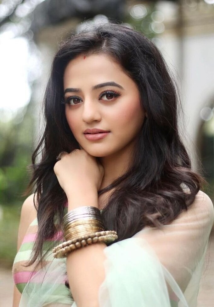 Actress And Model Helly Shah Image Collection