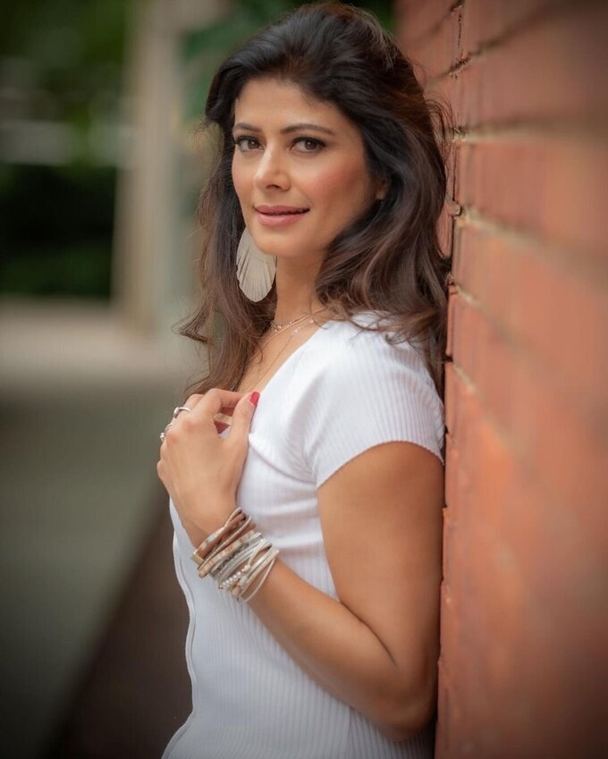 Actress And Model Pooja Batra Latest Photoshoot