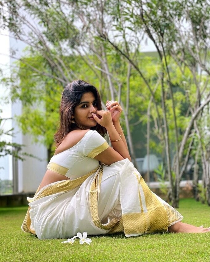 Actress And Model Samyuktha Menon Latest Photoshoot