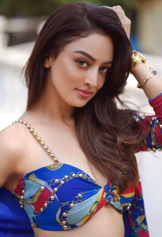 Actress And Model Sandeepa Dhar Hot Stunning Images