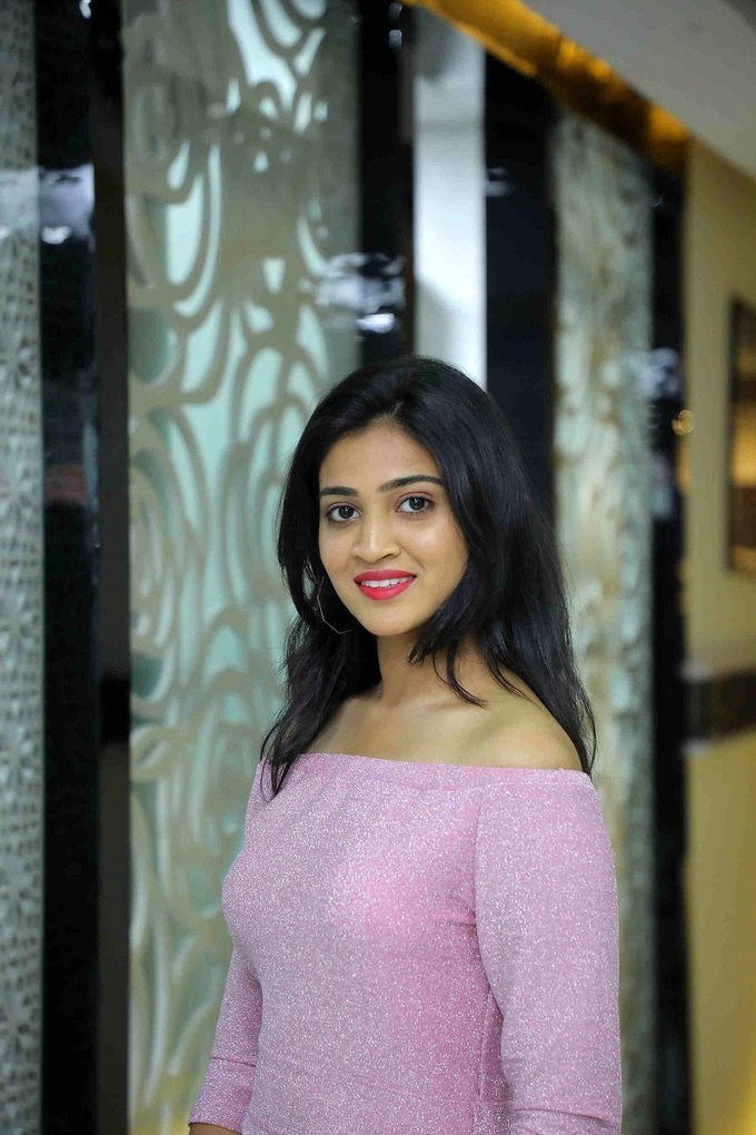 Actress And Model Vakshika Latha Latest Images