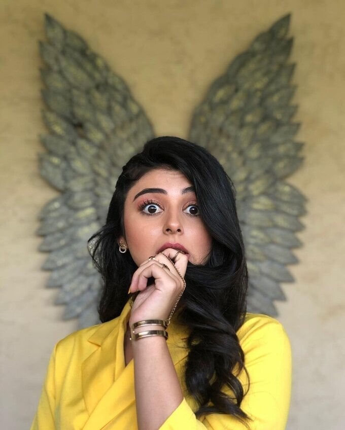 Actress And Model Yesha Rughani Stunning Images In Yellow Attire