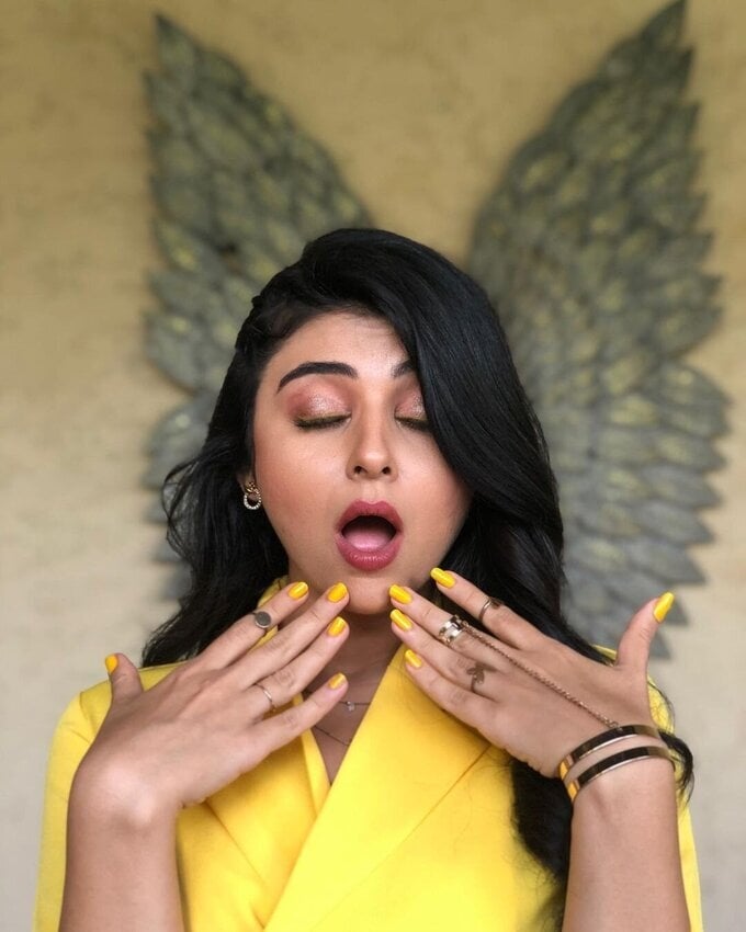 Actress And Model Yesha Rughani Stunning Images In Yellow Attire