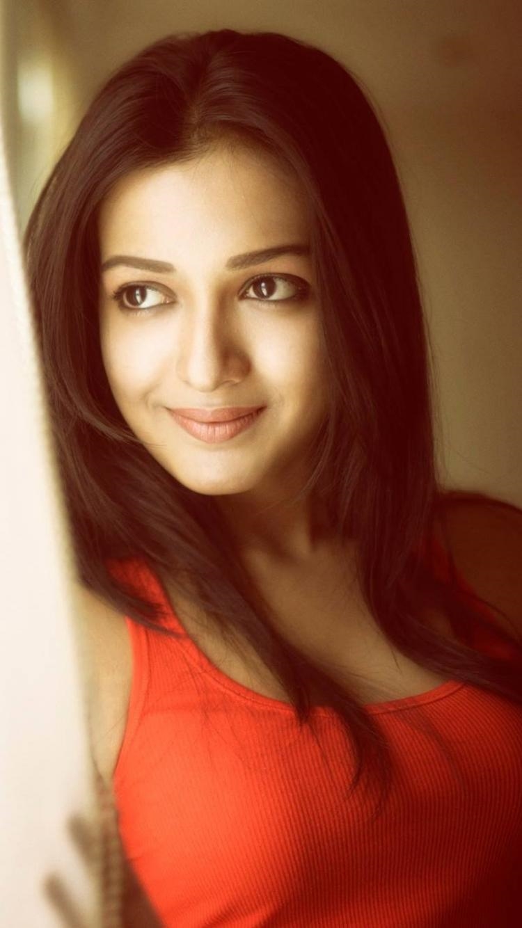 Actress Catherine Tresa Photo Collection