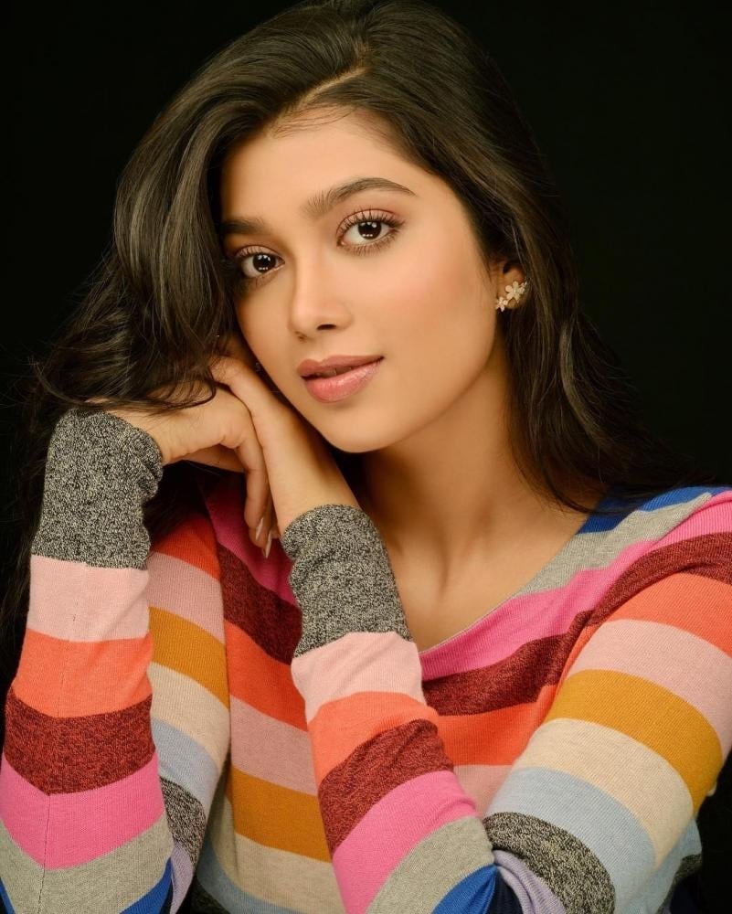 Actress Digangana Suryavanshi Image Collection