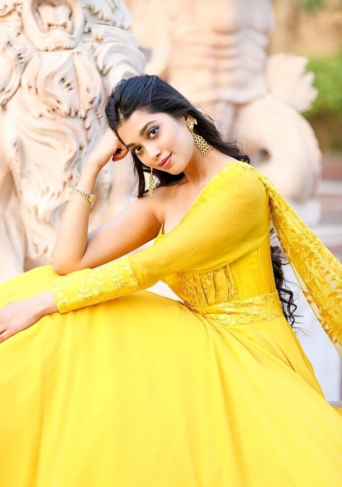 Actress Digangana Suryavanshi Photo Collection