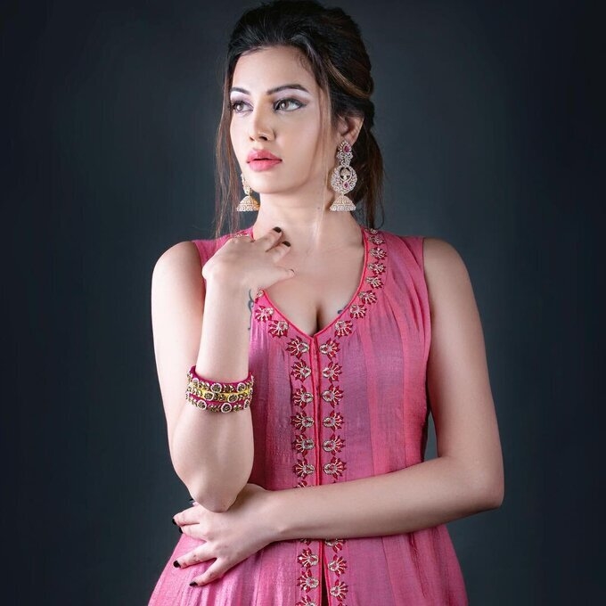 Actress Diksha Panth Latest Image Collection