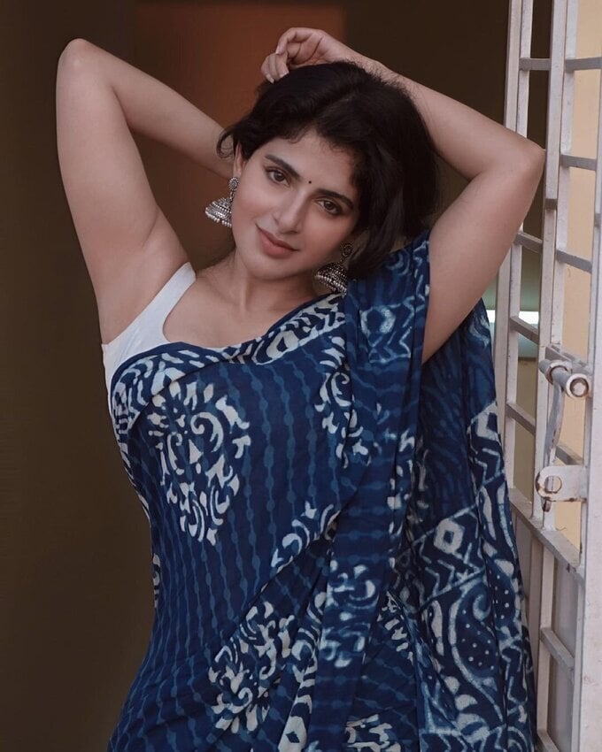 Actress Iswarya Menon Old Images