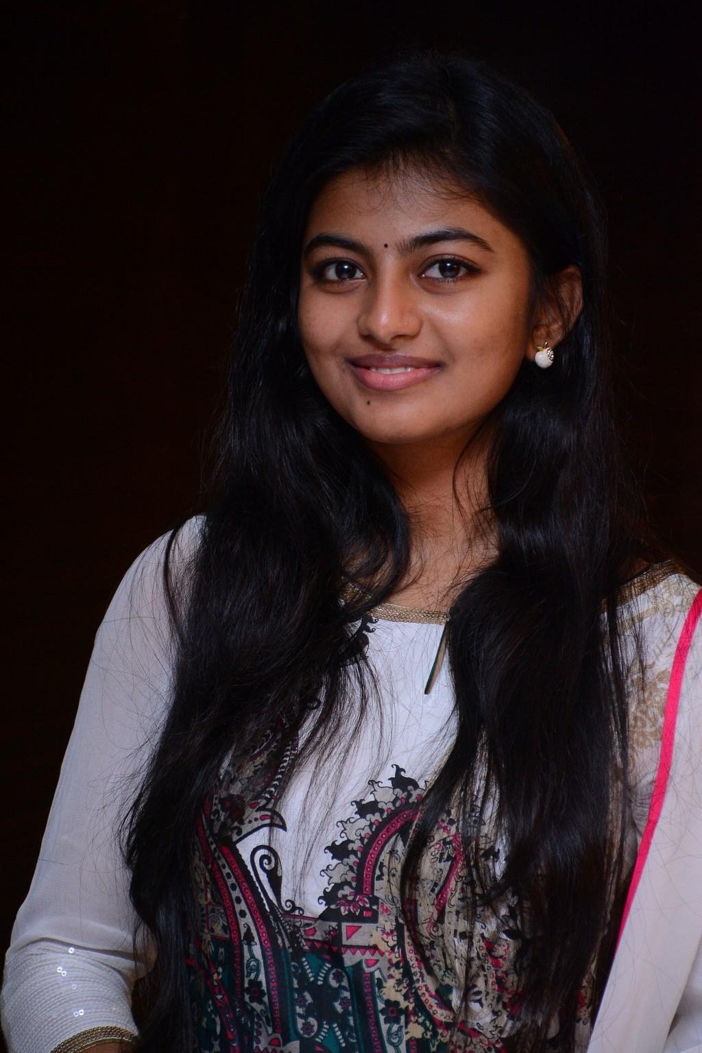 Actress Kayal Aanandi Image Collection