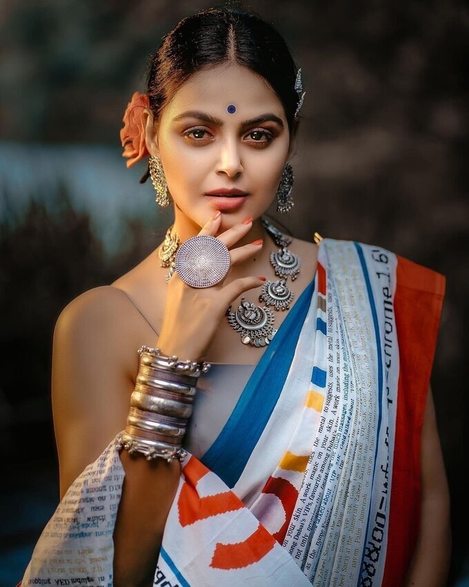 Actress Monal Gajjar Stunning Images