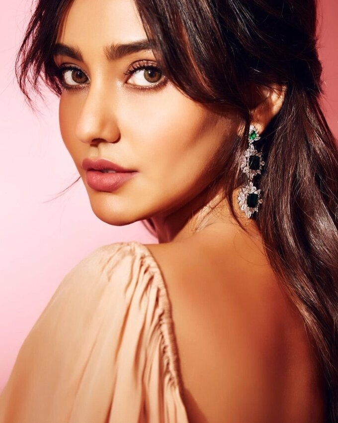 Actress Neha Sharma Hot Images