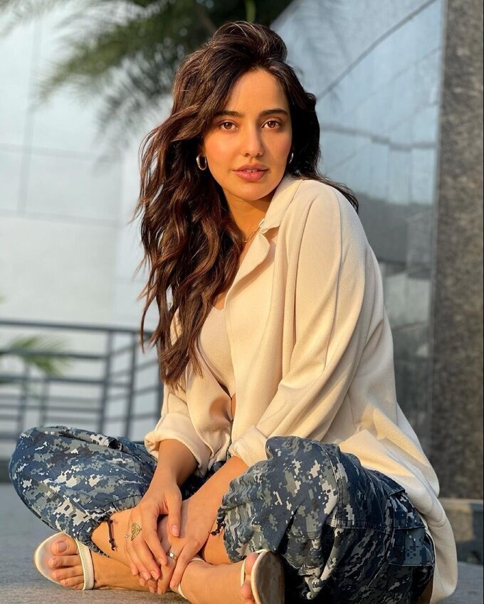 Actress Neha Sharma Hot Images