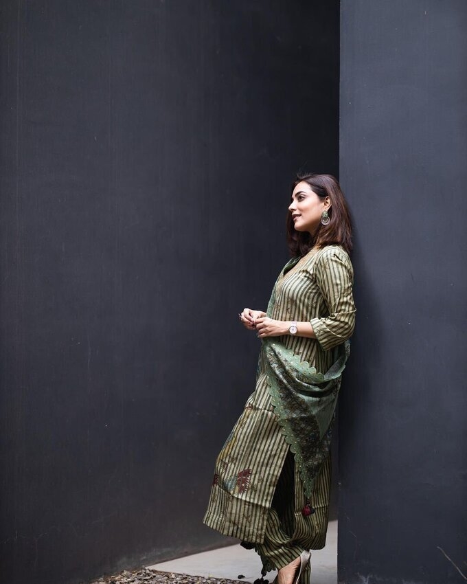 Actress Nisha Agarwal Latest Images