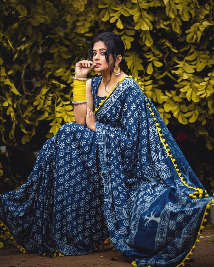 Actress PriyaMani Stunning Images In Saree