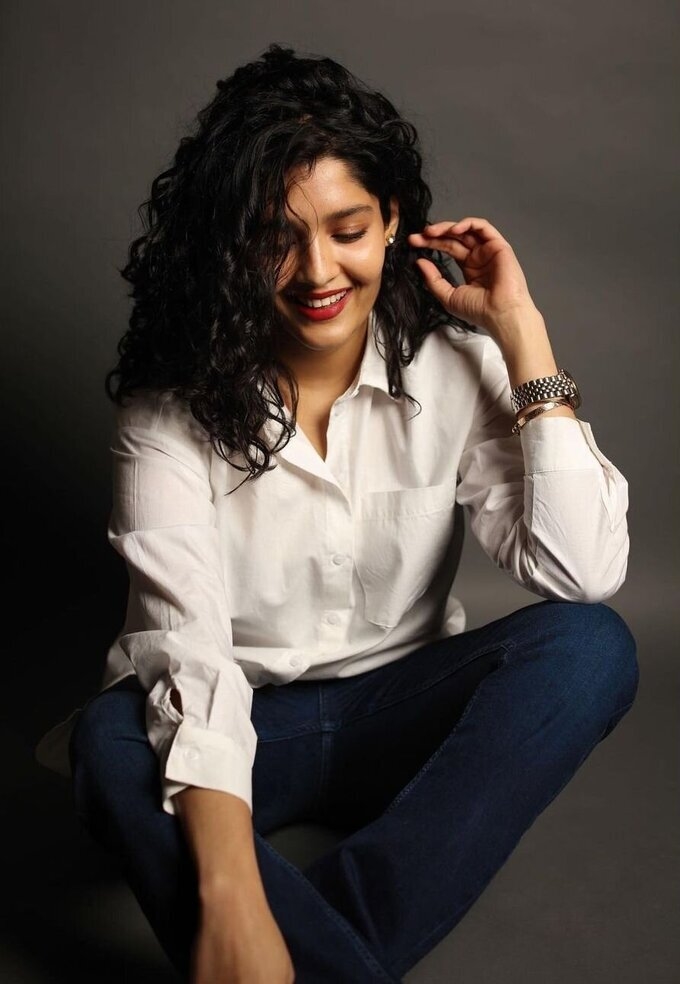 Actress Ritika Singh Latest Photos