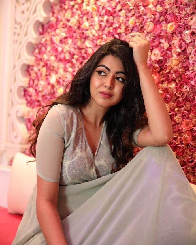 Actress Shafaq Naaz Latest Hot Images